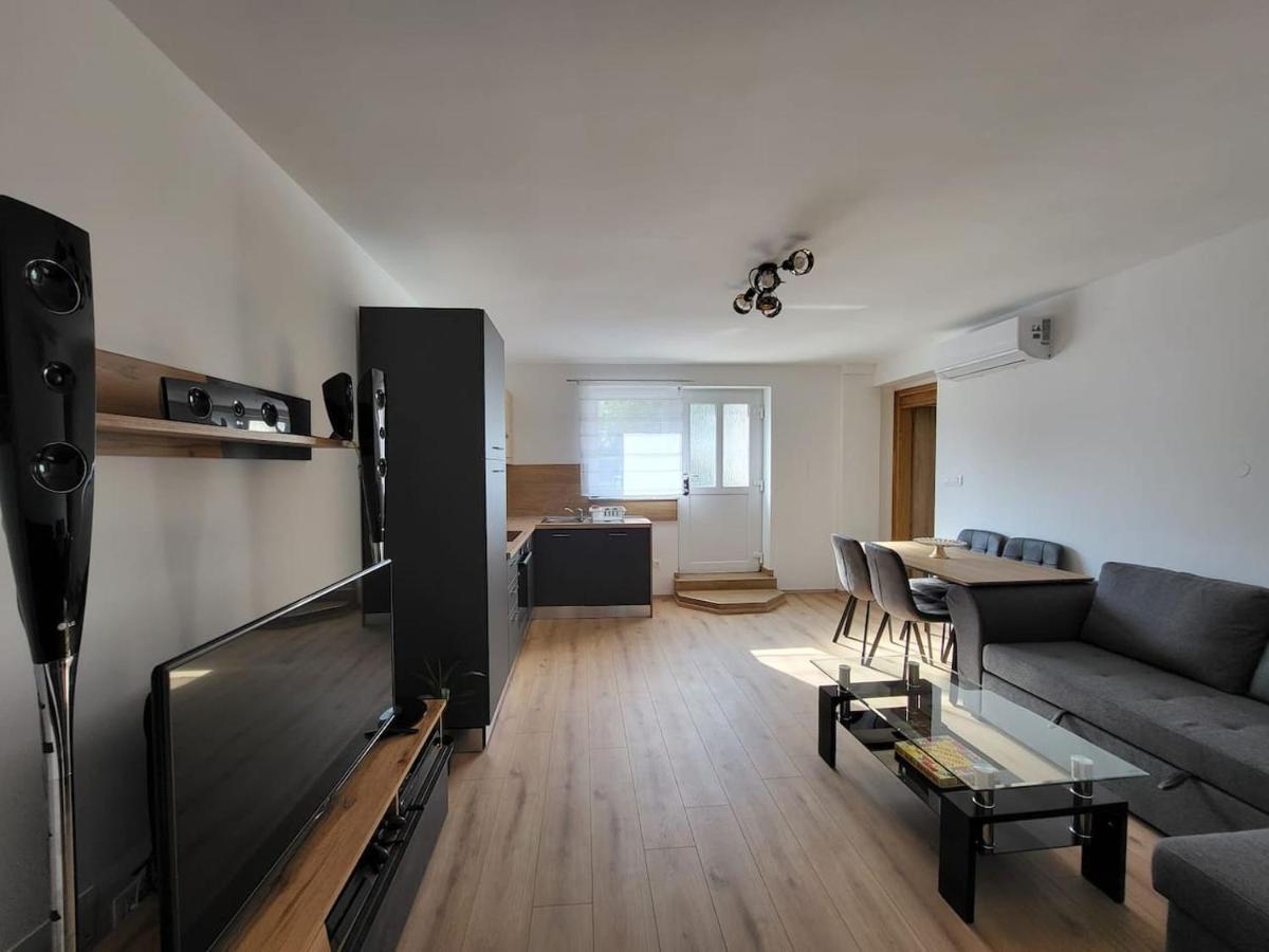 סלוניי Apartment Dado מראה חיצוני תמונה